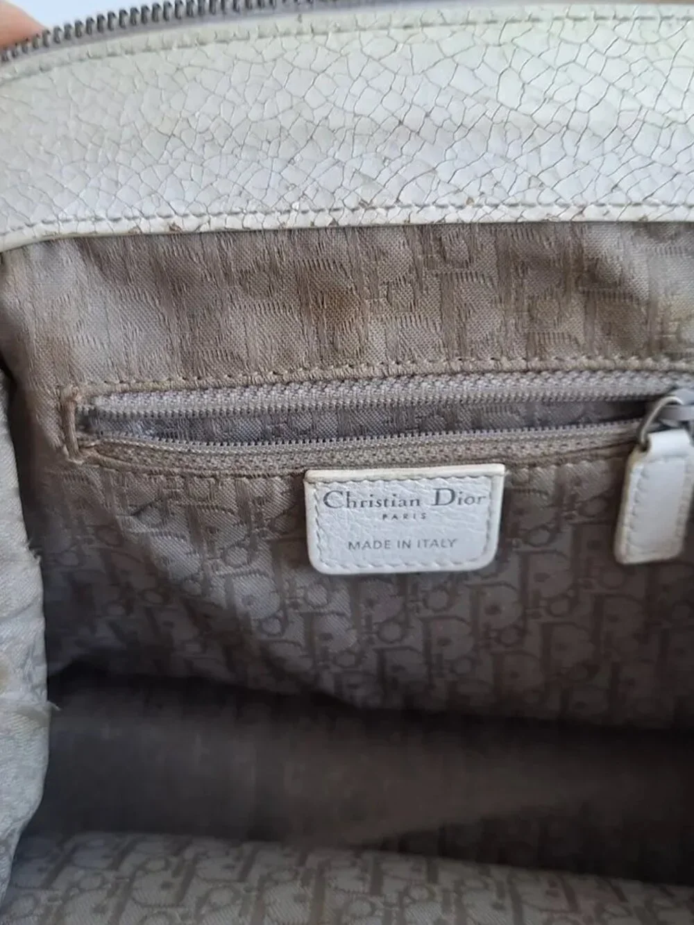 Vintage Dior white cracked leather bag in good condition - Picture 4 of 10